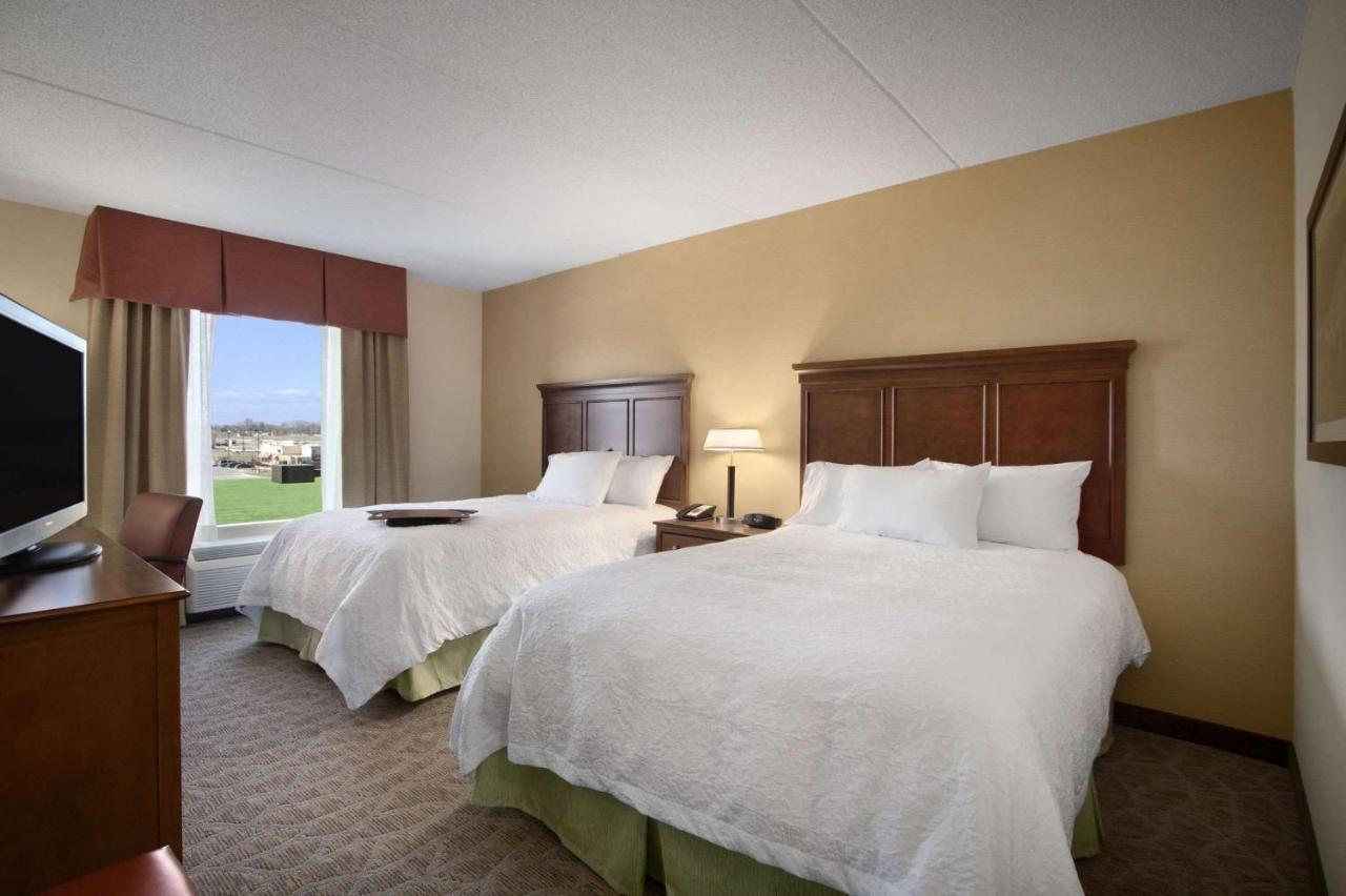 Hampton Inn & Suites Чарлс Таун Екстериор снимка